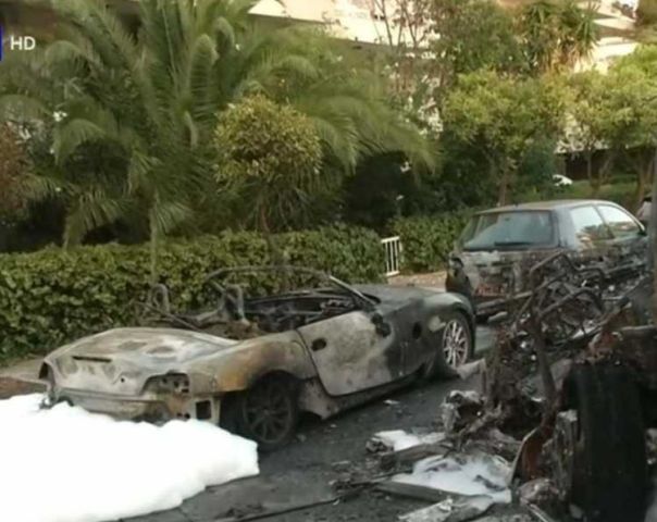 Τρομερό τροχαίο στο Καβούρι: Εκρήξεις και φωτιά σε αυτοκίνητα