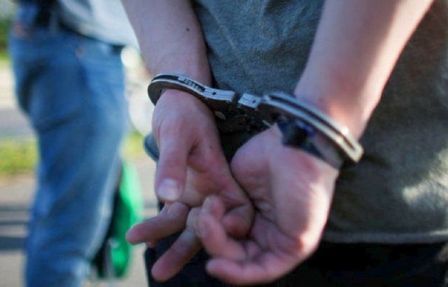Συνελήφθη 27χρονος ημεδαπός για διαρρήξεις-κλοπές από καταστήματα σε περιοχές των Νοτίων Προαστίων
