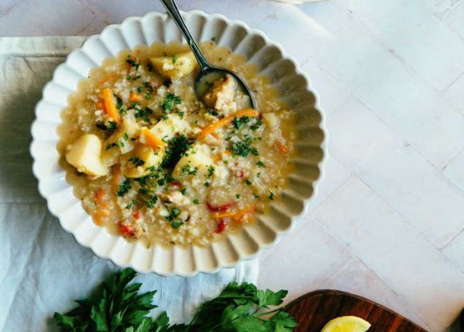 Η συνταγή της ημέρας: ''Χυλωμένη κοτόσουπα με λαχανικά και ρύζι''