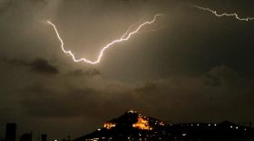 Κακοκαιρία Elias: Έντονη βροχόπτωση στην Αττική - Μήνυμα από το 112 να αποφεύγονται οι άσκοπες μετακινήσεις