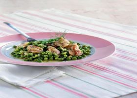 Η συνταγή της ημέρας: ''Κοτόπουλο τηγανιά με αρακά και μυρωδικά''