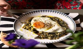 Η συνταγή της ημέρας, Δευτέρα 15 Δεκεμβρίου 2025: ''Σπανακόρυζο με αυγό μάτι''
