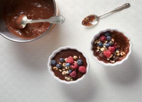 H συνταγή της ημέρας: ''Πουτίγκα σοκολάτας με φουντούκι''