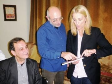 Επίσκεψη της Περιφερειάρχη Αττικής Ρένας Δούρου και του Δημάρχου Βύρωνα Γρηγόρη Κατωπόδη στην Αρμενική Εθνική Επιτροπή Βύρωνα ? Καρέα