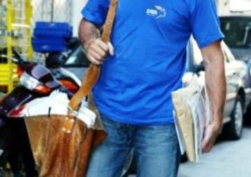 Tα ΕΛΤΑ θα μοιράζουν φάρμακα;