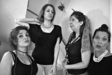 «Γυναίκα Loser» στα γραφεία της Δημοτικής Συνεργασίας Ελληνικού-Αργυρούπολης