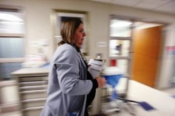 Τρεις ακόμη θάνατοι από γρίπη - Στους 15 συνολικά οι νεκροί στην Ελλάδα