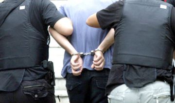 ΣΟΚ ΣΤΗΝ ΕΛ.ΑΣ.! Βραχιολάκια στον διοικητή -“Σερίφη” των Νοτίων Προαστίων – Kυκλοφορούσε με πλαστές πινακίδες