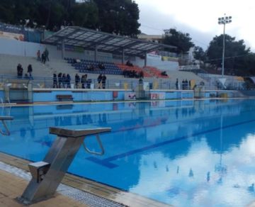 Κλείνουν τα κολυμβητήρια;