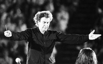 Αφιέρωμα στον Μίκη Θεοδωράκη από τα Μουσικά Εργαστήρια του Δήμου Ηλιούπολης