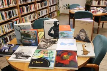 Ενίσχυση με 50 τίτλους βιβλίων τέχνης της Δημοτικής Βιβλιοθήκης Ηλιούπολης από το Ίδρυμα Βασίλη & Ελίζας Γουλανδρή
